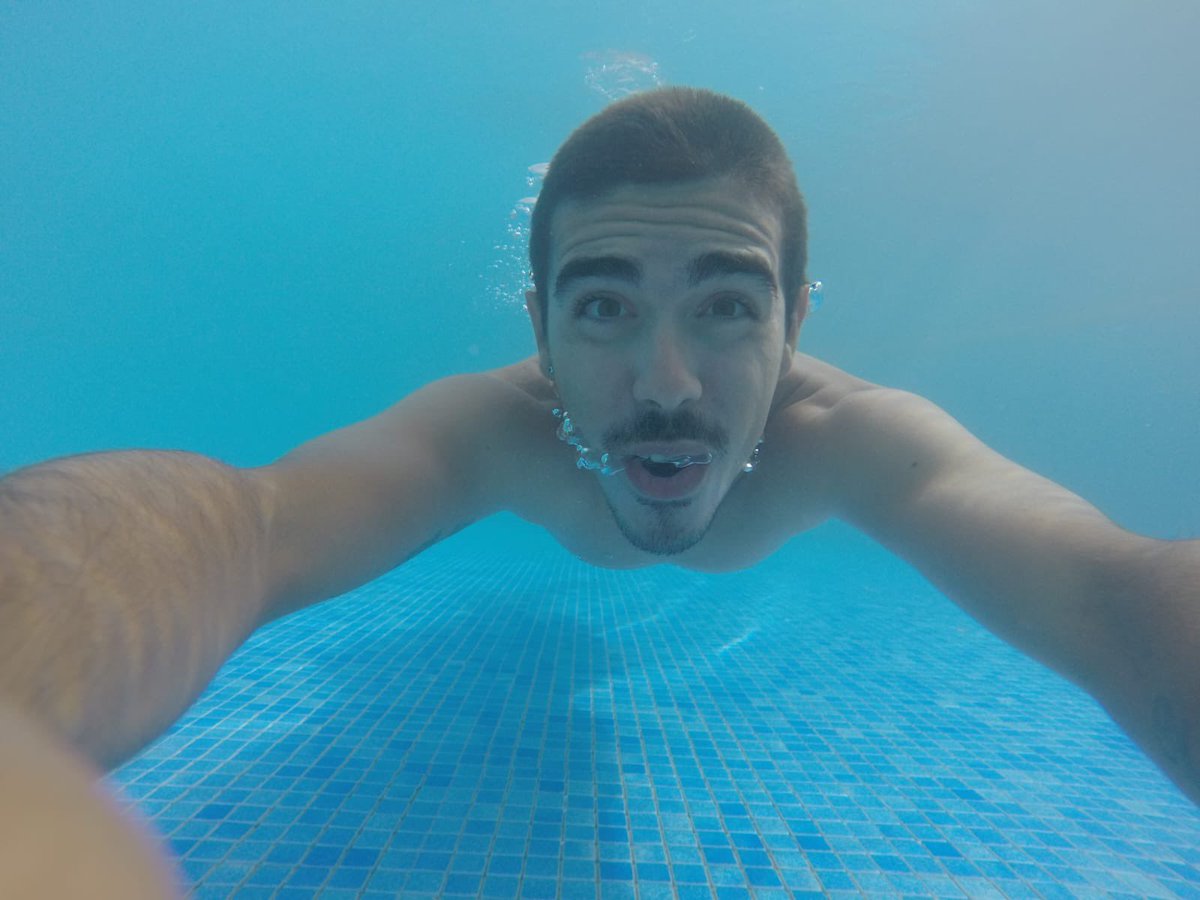 NomadCode96's tweet image. Hoy no trabajé.
No porque no pudiera.
Sino porque ser nómada tech también es saber cuándo no tocar el portátil.

#RemoteWork #NomadLife #DevLife #Productividad #VanLifeTech #FelizDomingoParaTodos