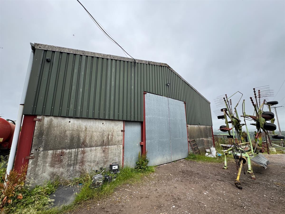 New to market - Warehouse, Unit A, Ton Teilwr Farm, Heol Fawr, Nelson, Treharris, £15,000pa. View details: smart-lettings.co.uk/commercial_pro…