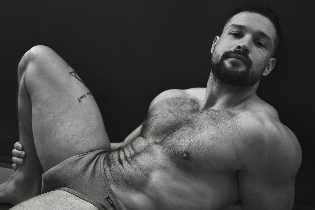 hairlightshadow's tweet image. A L B E R T