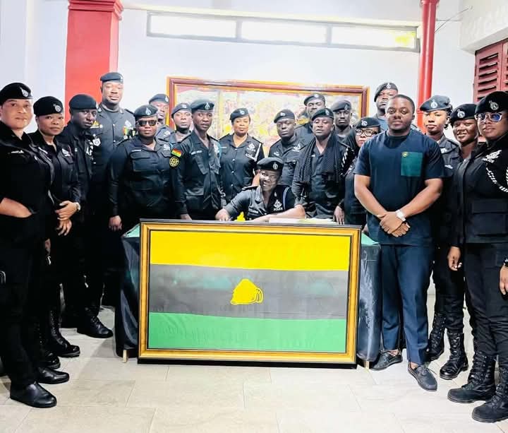 modedeus's tweet image. The colors they hate to see.... @Asante_nation