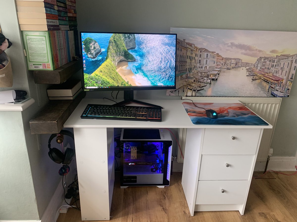 Lewis ♨️ (@dividedr6) on Twitter photo Built my gf her first setup 🤠 Built my gf her first setup 🤠