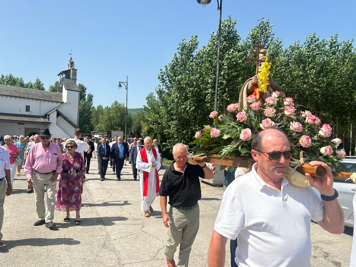 🎉Tras cuatro días de celebración, hoy finalizan las tradicionales #fiestas de #Dehesas.
Concejales del equipo de Gobierno y otros miembros de la corporación municipal han acompañado a los vecinos en la misa y procesión organizada en honor a San Pedro. 

Feliz #domingo👏🏻