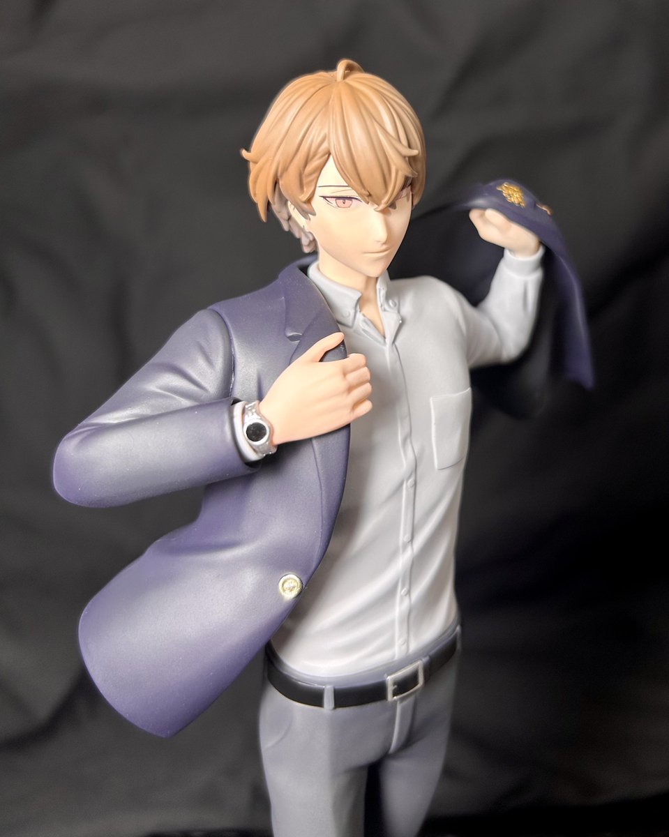 加賀美ハヤトフィギュア届いた 顔は角度大事 脚なげぇ