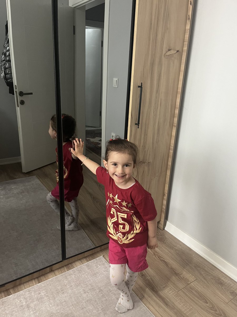 kocas_mert's tweet photo. @GalatasaraySK #5YıldızlıCocuklar  ❤️💛 https://t.co/gyw08H2sp3