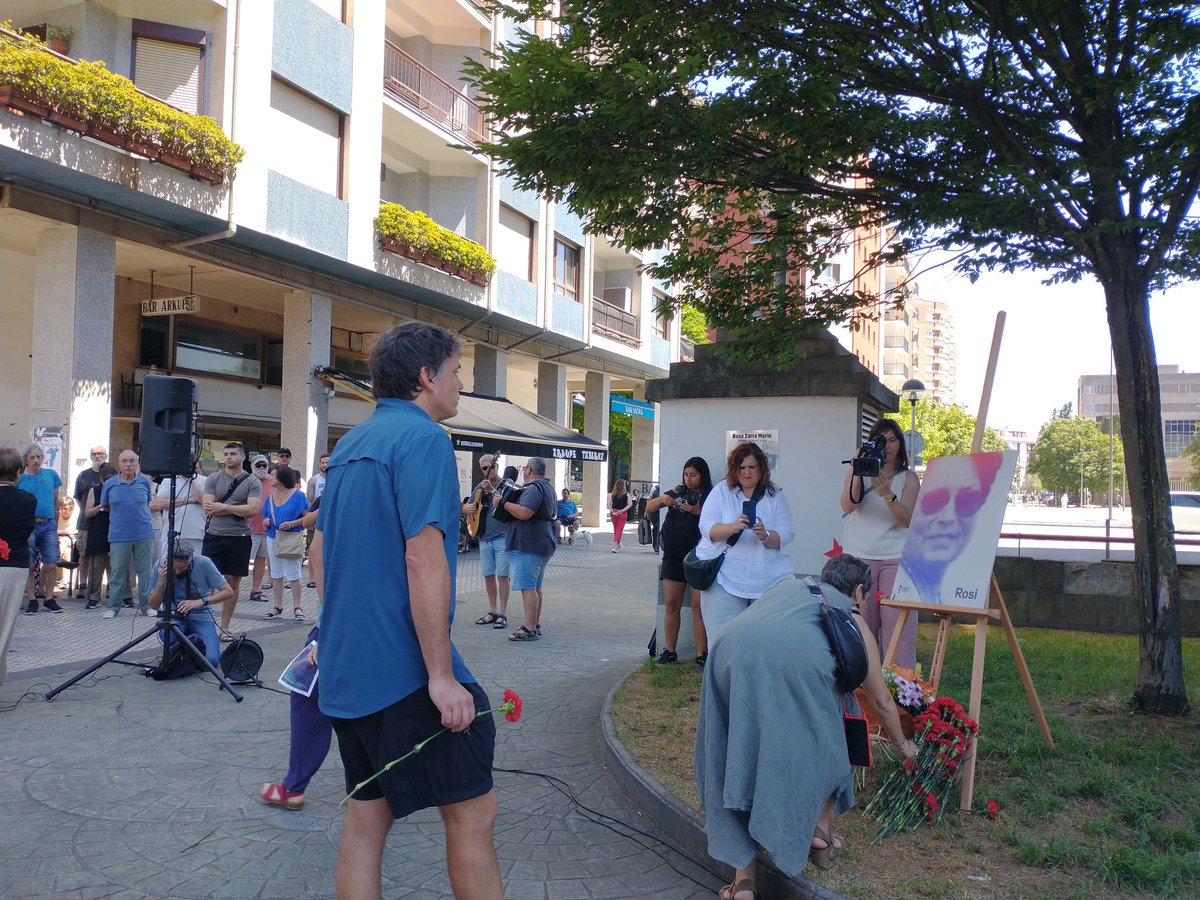 Rosa Zarra, "zure egia da gure askatasuna, zure duintasuna gure herentzia" adierazi dute bere alabek familiaren izenean