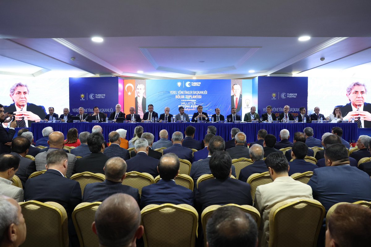 Ceyda Bölünmez Çankırı (@ceydabc35) on Twitter photo 📍Erzurum
Yerel Yönetimler Bölge Toplantımızın son gününde Belediye Başkanlarımız vatandaşlarımız için hizmet kalitesini arttırmak adına şehirleriyle ilgili talep ve beklentilerini Bakan Yardımcılarımıza aktardılar.💡🇹🇷
<a href="/mustafademir/">Mustafa Demir 🇹🇷</a>
<a href="/AKParti_GMYerel/">AK Parti Yerel Yönetimler Başkanlığı</a> 📍Erzurum
Yerel Yönetimler Bölge Toplantımızın son gününde Belediye Başkanlarımız vatandaşlarımız için hizmet kalitesini arttırmak adına şehirleriyle ilgili talep ve beklentilerini Bakan Yardımcılarımıza aktardılar.💡🇹🇷
<a href="/mustafademir/">Mustafa Demir 🇹🇷</a>
<a href="/AKParti_GMYerel/">AK Parti Yerel Yönetimler Başkanlığı</a>