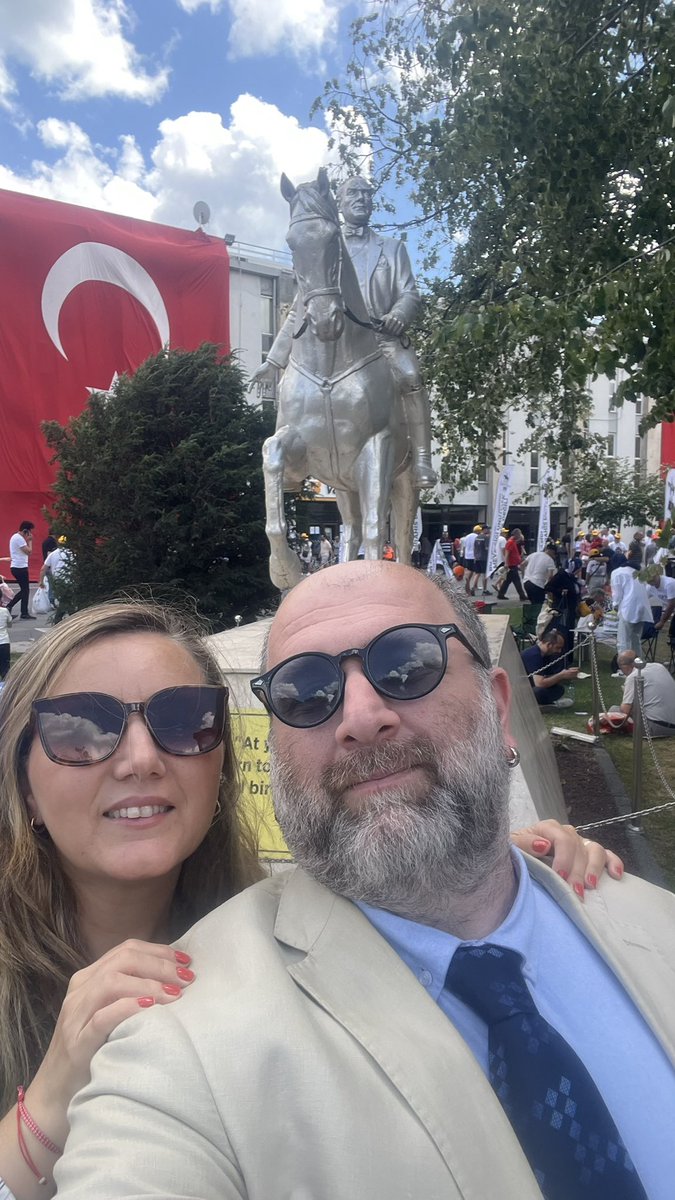 Berbaber bir Gazi günü anımız olmasın mı dedik.