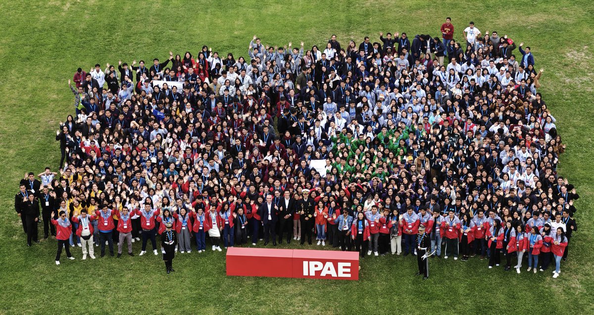 Esta trigésima edición de #CADEUniversitario es un hito que marca tres décadas de compromiso con el liderazgo joven y el desarrollo de nuestro país. Y gracias a ustedes, ha sido una verdadera inyección de esperanza y confianza para el Perú.
