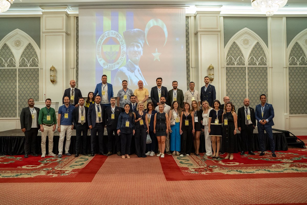 Değerli HUFEDER Ailem ve Fenerbahçe Camiası,

Bugün derin bir huzur, gurur ve mutlulukla Hukukçu Fenerbahçeliler Derneği’nin başkanlık görevini üstlenmiş bulunuyorum. Bu kıymetli sorumluluğu bana layık gören tüm üyelerimize en içten şükranlarımı sunuyorum.

Bu seçim süreci,