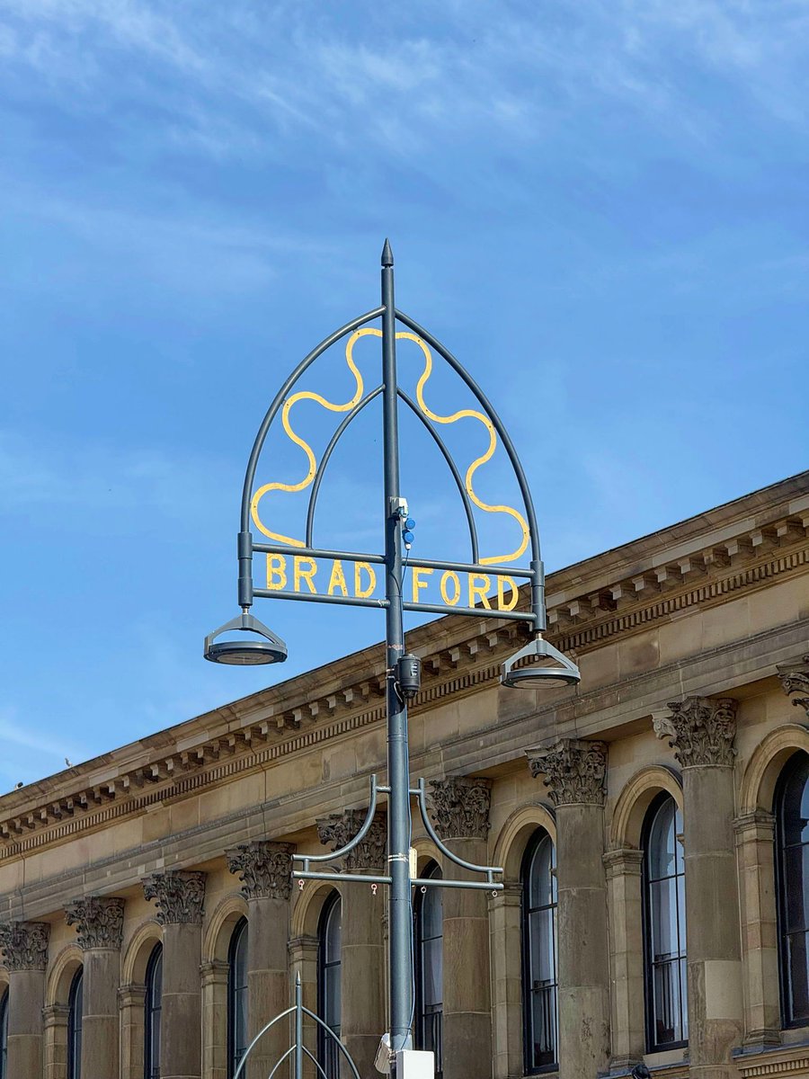 Big love for Bradford 💛

This Sunday, choose local. Choose to eat, shop, watch, play &amp; park—right here at The Broadway Bradford. 

#LoveBradford #BroadwayBradford #Sundayvibes #BD25 #Bradford2025 #Bradford #thebroadwaybradford #bradfordshopping #bradfordeats 
#whatsoninbradford