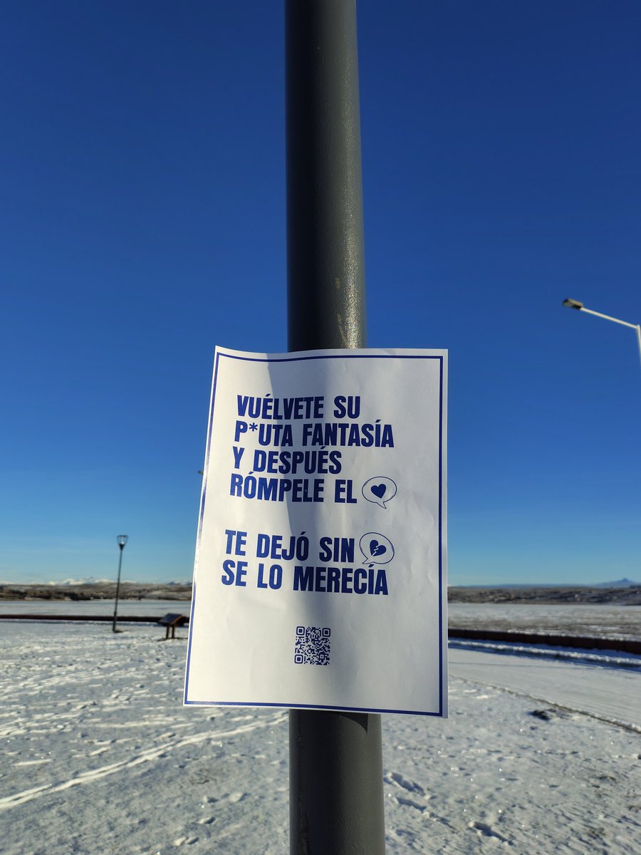 iaitns's tweet photo. en invierno y con nieve igual se salio a pegar los carteles de cuarto azul 💙🇦🇷

#CUARTO27 #LaBatallaAitaner https://t.co/9eKI2laRC0