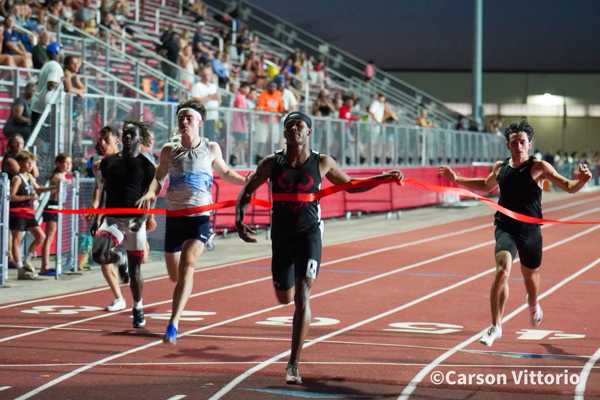 Marlin Jeffries of Lake Forest Vikings also claimed two crowns as he won the 100m in 10.74 and the 200m in 21.92! #UASprintersTwilight