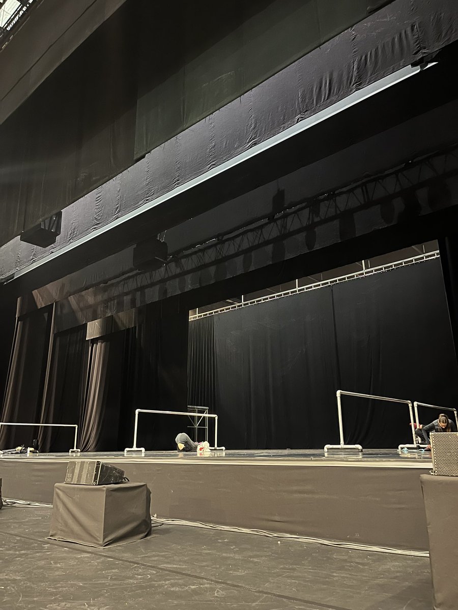 ALLMadin's tweet photo. Merci @balletpreljocaj pour cette nouvelle invitation et la confiance renouvelée! 
It was fun to come back @laseinemusicale for another project and team!
See you again next season 25/26 🕺🏻🩰 https://t.co/eOLLQG3SN4