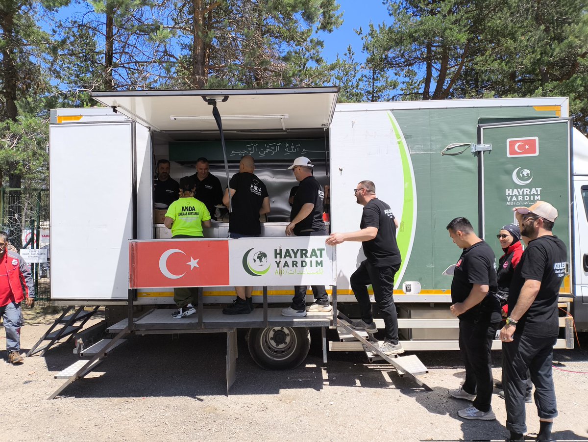 hayratsar's tweet photo. Hayrat Arama Kurtarma Marmara Bölgesi ekiplerimiz, Düzce'nin Kaynaşlı ilçesindeki Topuk Yaylası'nda, AFAD akreditasyonuna sahip 55 ekipten 732 personelin bir araya geldiği "Marmara Bölgesi 2. Akreditasyon Kampı"na katıldı🏕️ https://t.co/Snwq2dBiP1