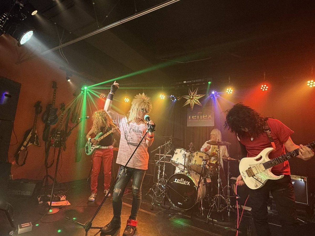 じみー tweet media