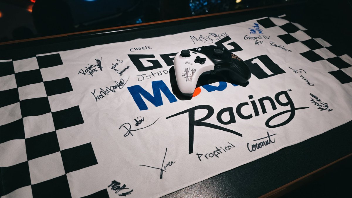 GGM1 Yota (@rocketyota) on Twitter photo ๐จGIVEAWAY๐จ
For any Gen.G Mobil 1 fans out there, we'll be giving away a SIGNED flag with the whole Gen.G Mobil 1 family on there + a freestyle team SIGNED Thrustmaster H.E.A.R.T controller!
To enter:
- Follow <a href="/RocketYota/">GGM1 Yota</a> + <a href="/GenG/">Gen.G Esports</a>
- Like, Retweet and tag a friend!
- Find me in ๐จGIVEAWAY๐จ
For any Gen.G Mobil 1 fans out there, we'll be giving away a SIGNED flag with the whole Gen.G Mobil 1 family on there + a freestyle team SIGNED Thrustmaster H.E.A.R.T controller!
To enter:
- Follow <a href="/RocketYota/">GGM1 Yota</a> + <a href="/GenG/">Gen.G Esports</a>
- Like, Retweet and tag a friend!
- Find me in