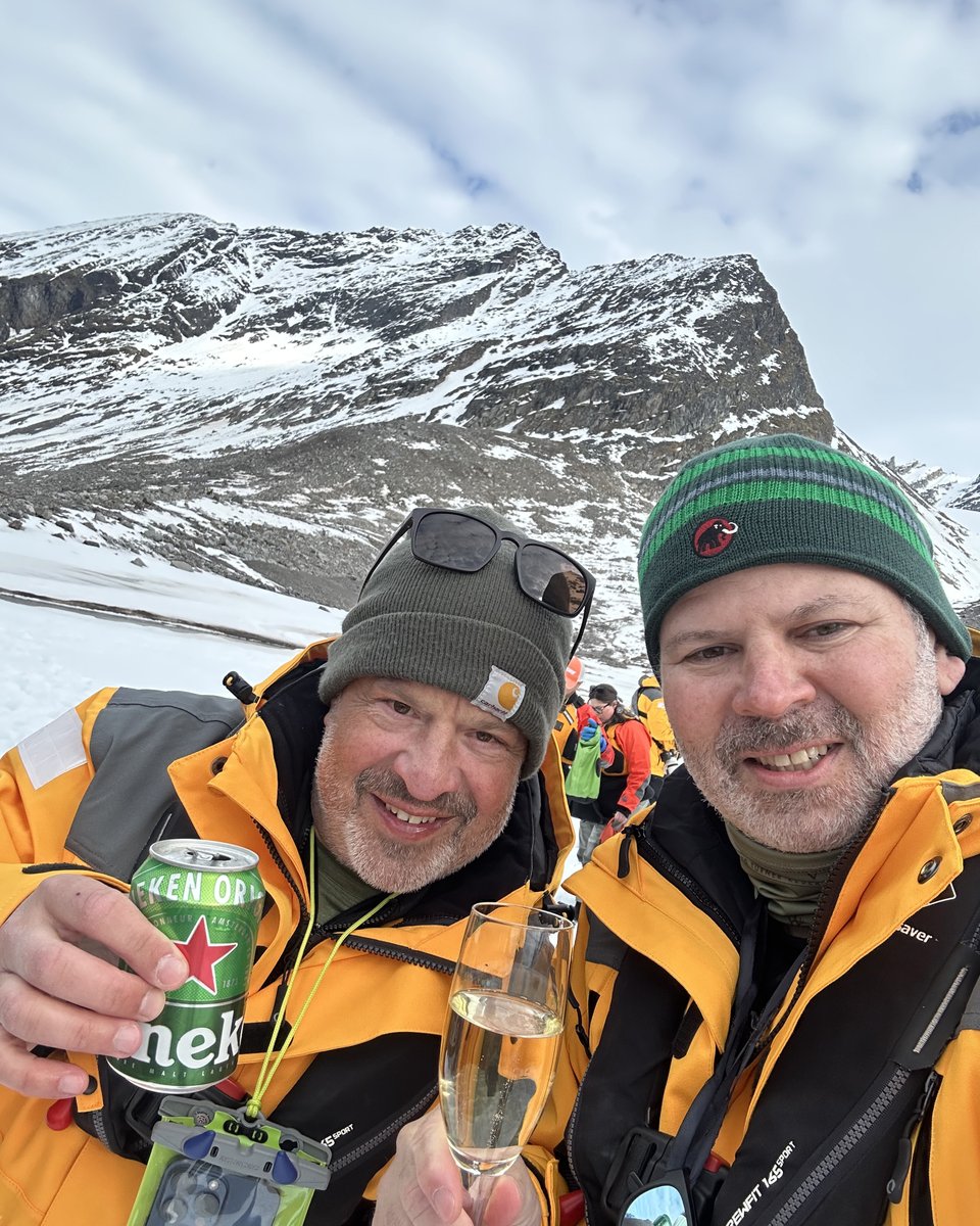“An unforgettable Arctic adventure aboard Ultramarine! From spotting polar bears, seals, puffins, and Arctic foxes to hiking rugged peaks and cruising past glaciers in Zodiacs—we saw it all.”

📸: Jeffrey Traugot, on our Svalbard Explorer expedition.