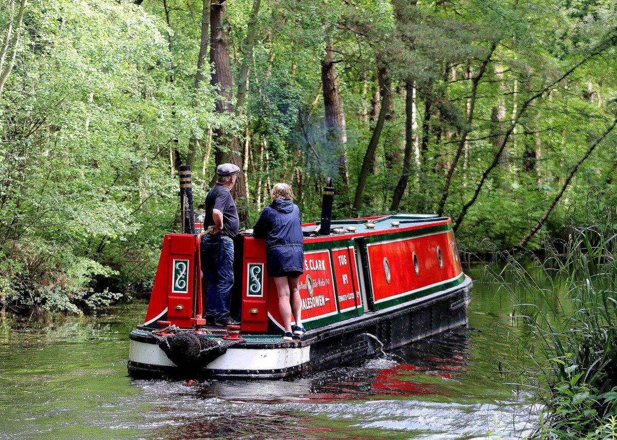 Gliding through summer in style
Elspeth Levi’s 'Tug Number One' captures the calm magic of the #BasingstokeCanal. A perfect reminder to slow down and enjoy the journey.
#Narrowboat #CanalLife #TugNumberOne #ElspethLevi #JulyVibes #SlowTravel #calendar