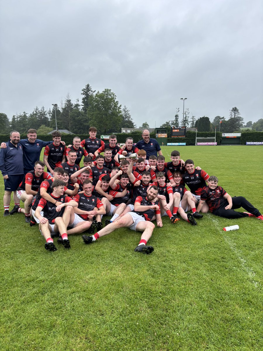 BailieboroS's tweet photo. 🏆 𝗟𝗘𝗔𝗚𝗨𝗘 𝗖𝗛𝗔𝗠𝗣𝗜𝗢𝗡𝗦 🏆

Great afternoon in Stradone where our Reserve Men claimed the @BradysArvaVW Division 2 League title against a dogged @CornafeanGAA.

Congrats to captain Diarmuid Donnellan, all the lads and management team of Bryan, Sean, Dylan &amp; Ronan. https://t.co/NbmHHIsGj7