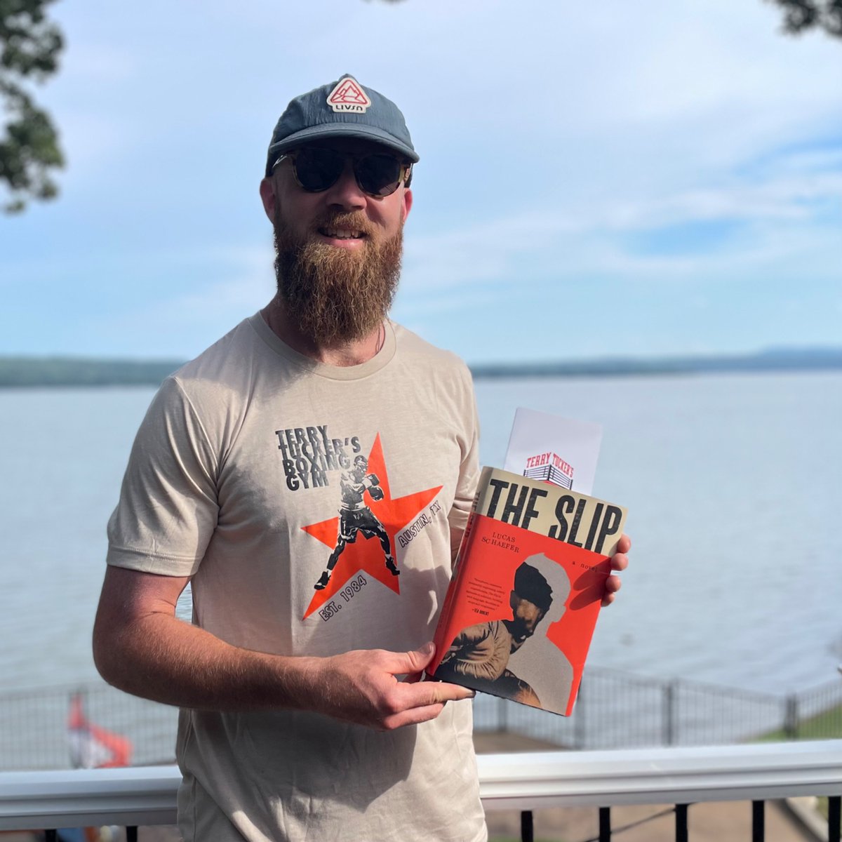 elicranor's tweet image. shoutout to @LucasESchaefer  for the cool ass Terry Tucker’s Boxing Gym T-Shirt

IYKYK

(if you don’t know, THE SLIP is the best damn thing I’ve read in a long, long time)