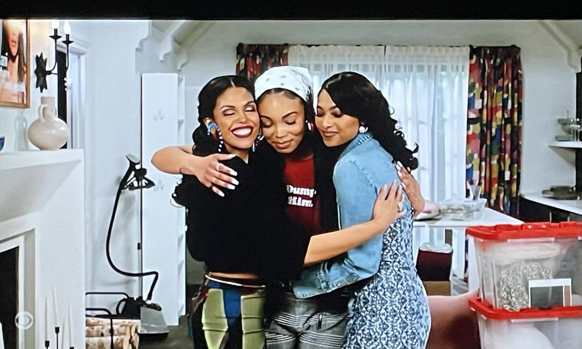 jetergirl410's tweet photo. Some #BeyondTheGates hugs since today is #hugholiday. 🫂 #BTG https://t.co/S75AMM92OZ