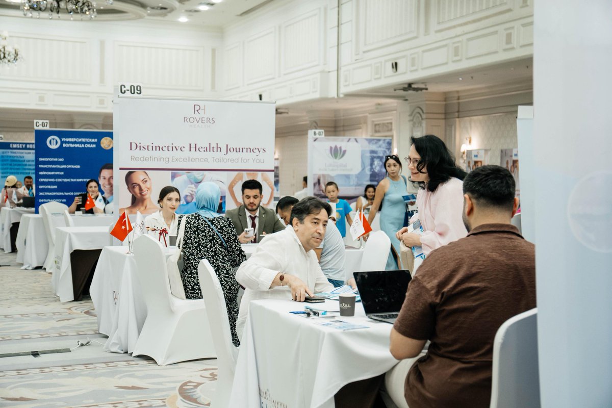 Kazakistan'ın Almatı şehrinde, kendi sahalarının önde gelen Hastaneleri, Klinikleri ve Sağlık Turizmi aracı kuruluşlarının katılımlarıyla düzenlediğimiz ALZ Kazakistan Uluslararası Sağlık Turizmi  Fuarımızın açılışını; 
- T.C. Almatı Başkonsolosu Sn. Evren MÜDERRİSOĞLU,
- Ticaret