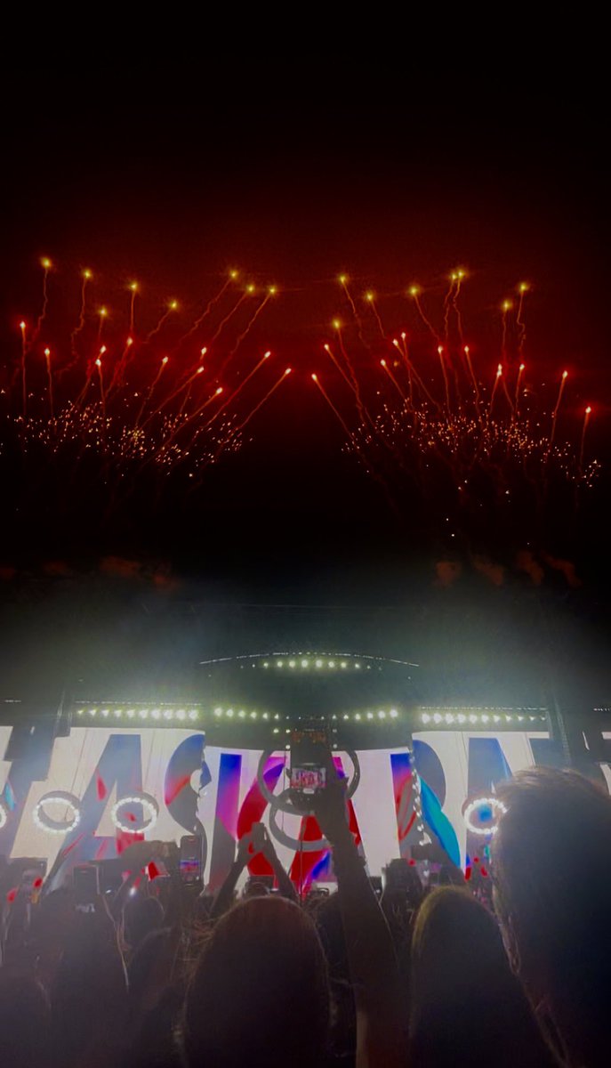 Cremonini_Fan's tweet photo. Che data avete visto? 
#cremoninilive25 https://t.co/nPKGXKcEhF