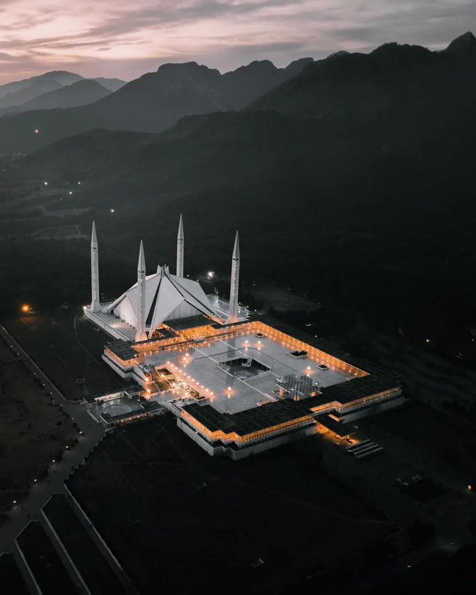 Indusland_'s tweet photo. Faisal Mosque. Islamabad. https://t.co/BkIvRNlln9