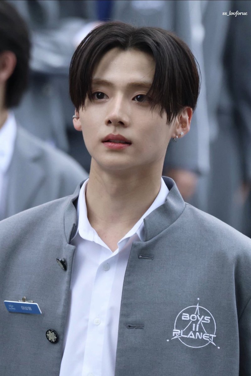 sangwonspics's tweet photo. 1st performance #LeeSangwon

- He performed Whiplash by Aespa
- Sangwon is the center for all star team!
- he wear kinda like black crop tee, glove, red choker n belt
- Sangwon did Giselle part!
- they said everyone reaction so good

#SANGWON #이상원 #BOYS2PLANET #보이즈2플래닛 https://t.co/1AGqCNeQXU