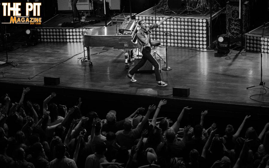 ThePitMagazine's tweet photo. HEYO! Check out the photos and review of #JacksMannequin at @ThePageantSTL by @stagemanEHS_hub in The Pit! https://t.co/GrRs34rDvB #thepitmagazine #sevaunaphoto #thepageant #concertphotography #musicnerds https://t.co/FxXKeTKZX9