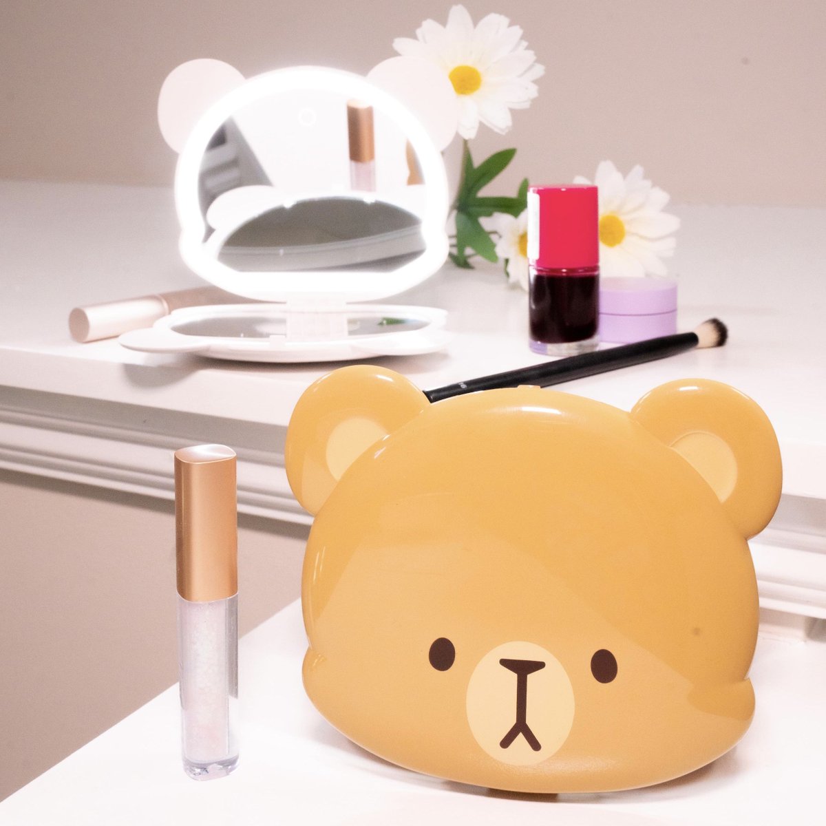 milkmochashop's tweet image. Shine bright everytime! Fancii x Milk Mocha Bear Pocket Mirrors are arriving at Anime Expo! 🪞
Visit us at Booth WH-600, Entertainment Hall!
