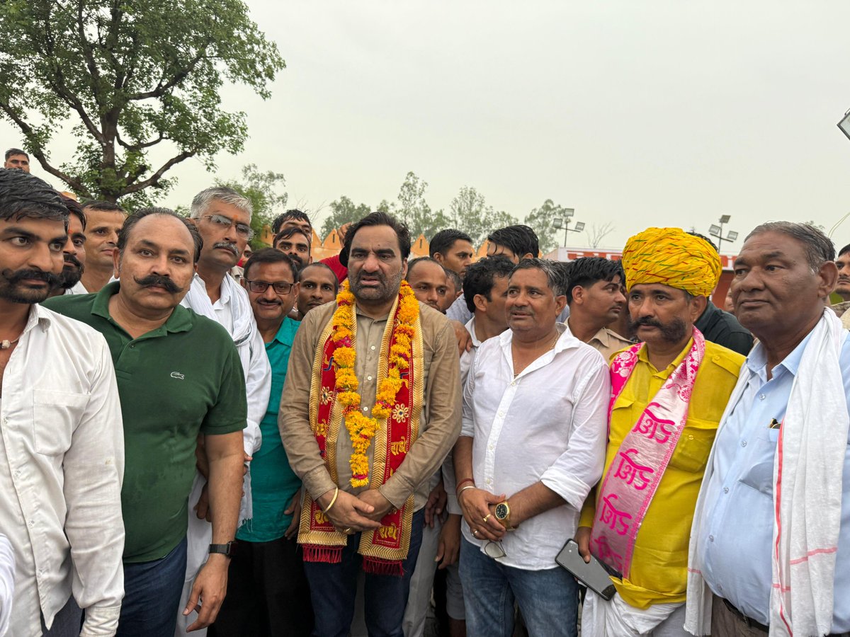 hanumanbeniwal's tweet image. @ डेहरा मोड़,भरतपुर |
केंद्र में भरतपुर,धौलपुर व डीग जिले के जाट समाज को ओबीसी का आरक्षण दिलवाने के लिए पुन: लोक सभा में भी पुरजोर रूप से मांग उठाऊंगा |