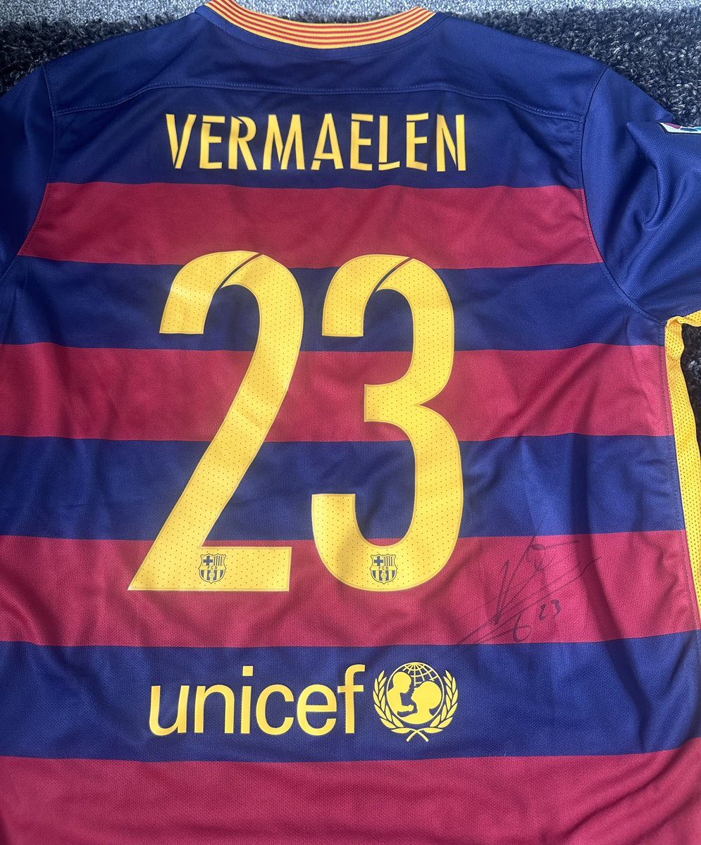 AUCTION - Get your bids in! 💵

Currently raising money for Cherrybrook Chemotherapy Unit at the RD&amp;E Hospital. Live for the next 2 weeks (13th July @ 5pm)🎗️

- Thomas Vermaelen signed Barca shirt ⚽️

#vermaelen #barcelona #thomasvermaelen #FCBarcelona