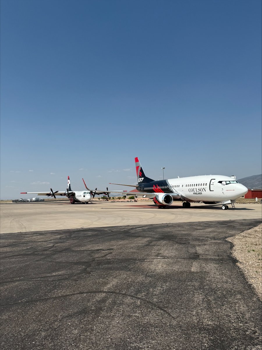 CoulsonAviation's tweet image. Tanker 137 and Tanker 138 side by side in Cedar City, Utah.
Two powerful platforms, one mission.
Both capable of delivering 4,000 gallons, the 737 Fireliner and C-130 exemplify the strength and versatility of Coulson’s unmatched aerial firefighting fleet.
#T137 #T138