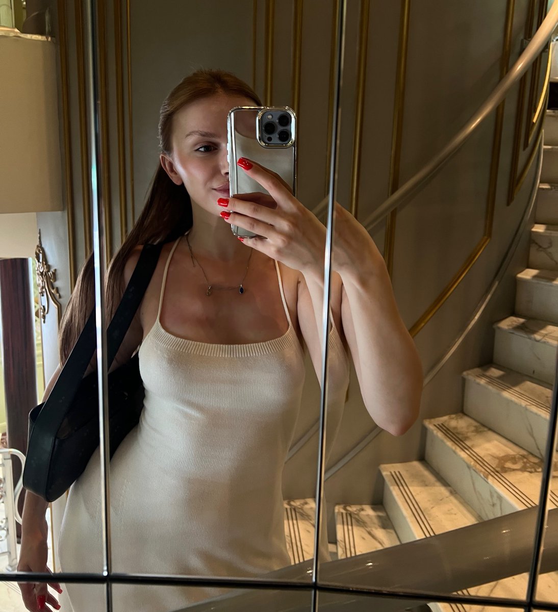 зробила фото на пам’ять у місті, в яке ніколи в житті не повернусь