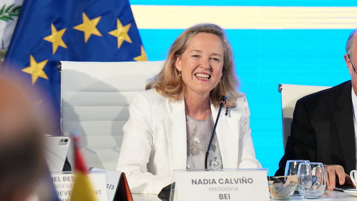 CAF (@agendacaf) on Twitter photo “Europa está con América Latina y el Caribe. Vamos a seguir reforzando los instrumentos de financiación para que podamos aumentar los volúmenes y el impacto; para que los proyectos que estamos financiando cambien la vida de la gente”, afirmó <a href="/NadiaCalvino/">Nadia Calviño</a>, presidenta del <a href="/EIB/">European Investment Bank</a>, “Europa está con América Latina y el Caribe. Vamos a seguir reforzando los instrumentos de financiación para que podamos aumentar los volúmenes y el impacto; para que los proyectos que estamos financiando cambien la vida de la gente”, afirmó <a href="/NadiaCalvino/">Nadia Calviño</a>, presidenta del <a href="/EIB/">European Investment Bank</a>,