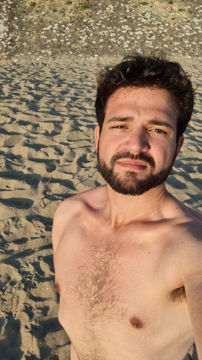 Tomilli_'s tweet photo. #LGBTQIASummerVibes i miss the sea https://t.co/rHGl1WZtnV