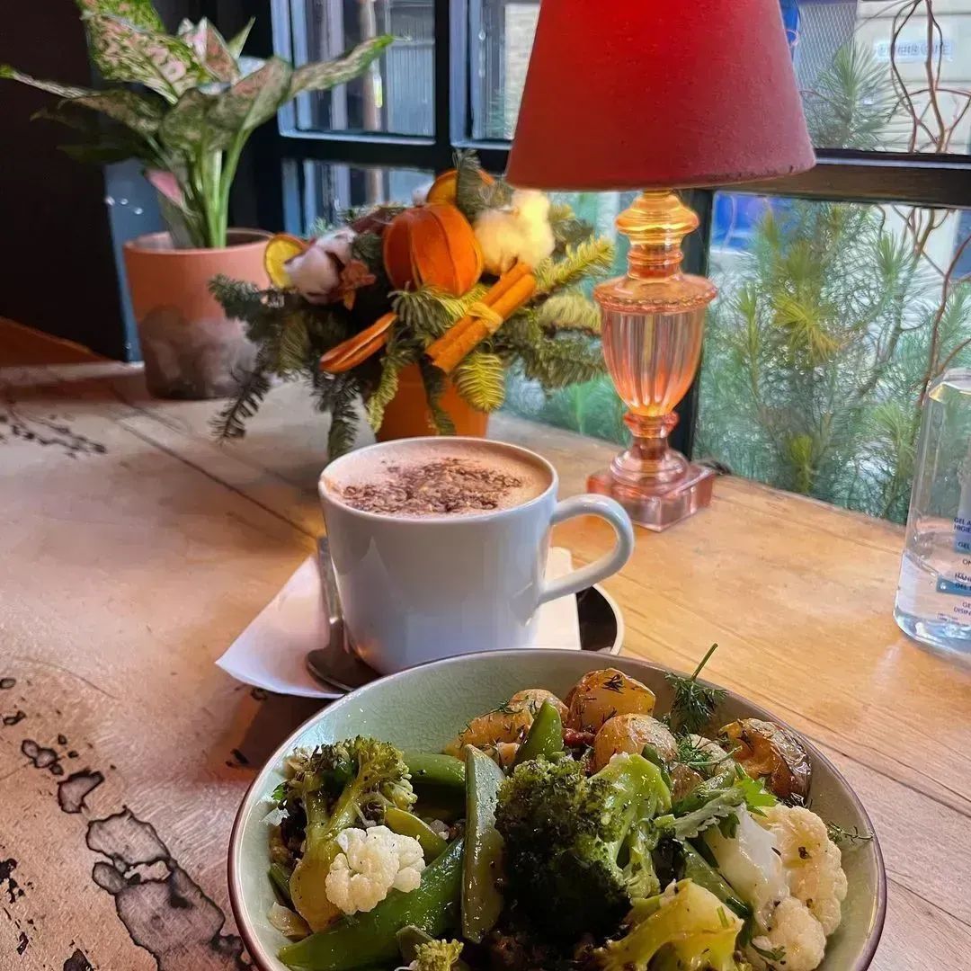 "The cosiest little lunch spot".
Thank you #serendipitysocial_ for spending time with us, for the love you've shown us, and for the use of your image!
We hope to welcome you again soon.
#bermondseystreet