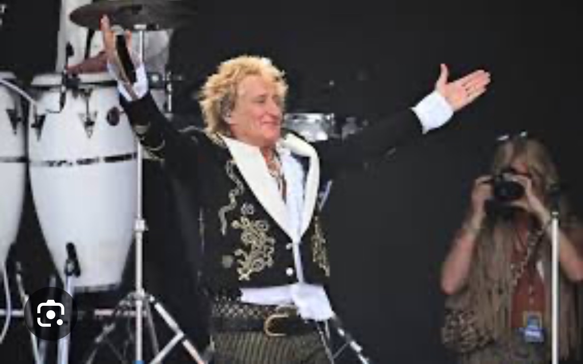 Right now, this is just what this country needs.

Awesome!

<a href="/rodstewart/">Sir Rod Stewart</a> <a href="/glastonbury/">Glastonbury Festival</a> #Glastonbury #legend <a href="/bbcglasto/">BBC Glastonbury</a> <a href="/theAliceRoberts/">Prof Alice Roberts💙</a>