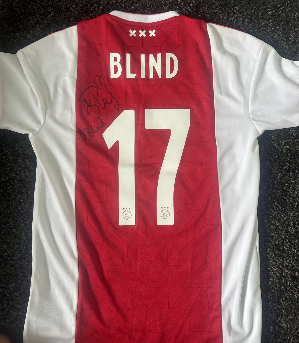 AUCTION - Get your bids in! 💵

Currently raising money for Cherrybrook Chemotherapy Unit at the RD&amp;E Hospital. Live for the next 2 weeks (13th July @ 5pm)🎗️

- Daley Blind signed Ajax shirt ⚽️

#daleyblind #blind #ajax #afcajax