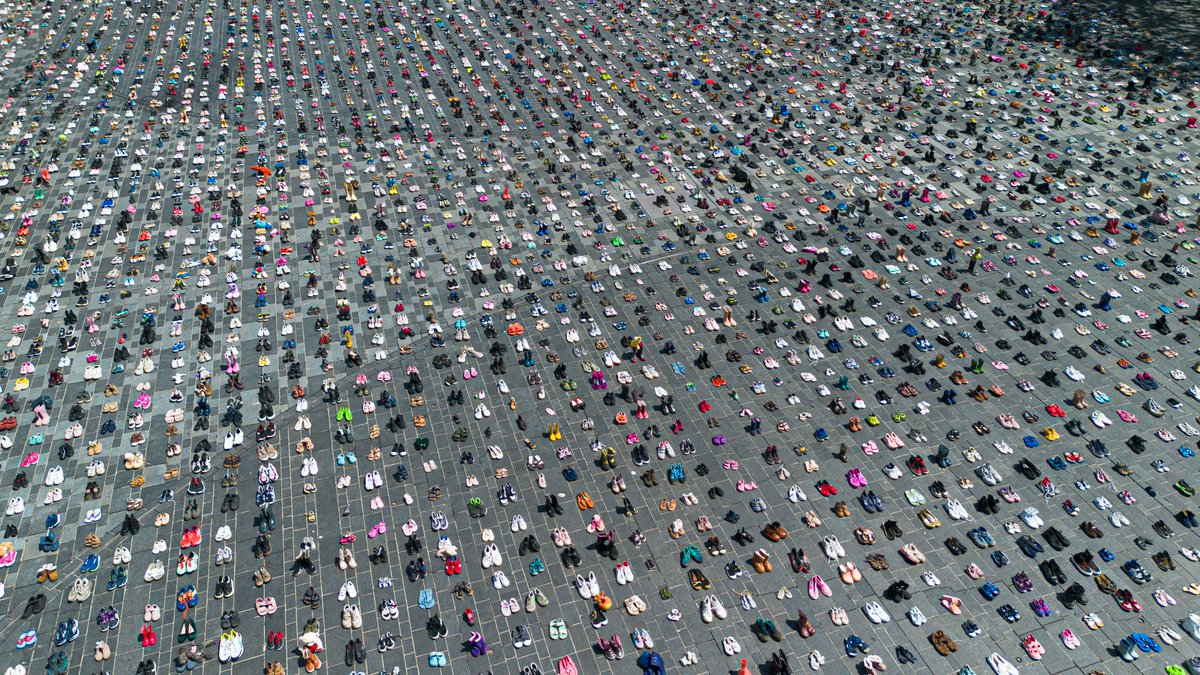 Thousands of children’s shoes placed in town square of the Dutch city of Almere in protest against Israel's war on Gaza.

🔴 LIVE updates: aje.io/by9o89