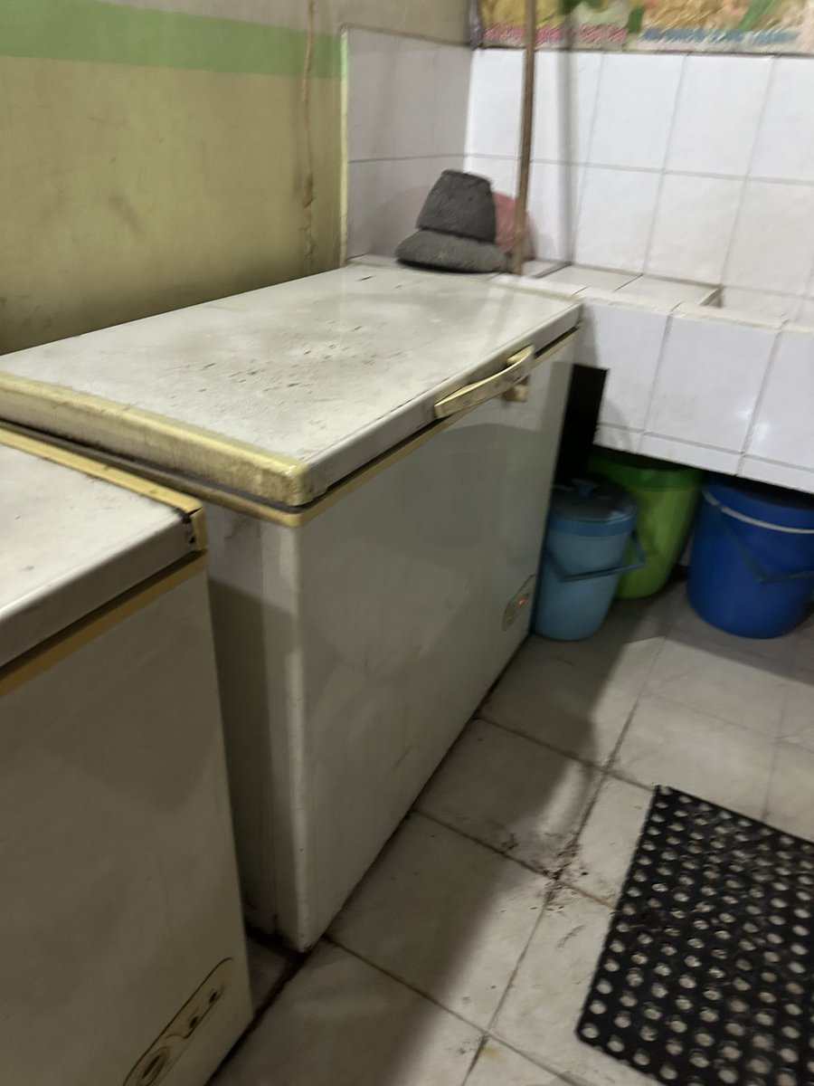 emaadelaide's tweet photo. Hi guyss kalo aku jualin murah aja barang2 bekas produksi mie, dan kursi / meja bekas restoran gitu ada yg mau kah?

Tapi kalo bisa ambil sendiri yaa, dom tangerang kota. 

Yang minat boleh dm aja yaa untuk diskusi, lagi mau kosongin rumah https://t.co/eV2mRsS2GB