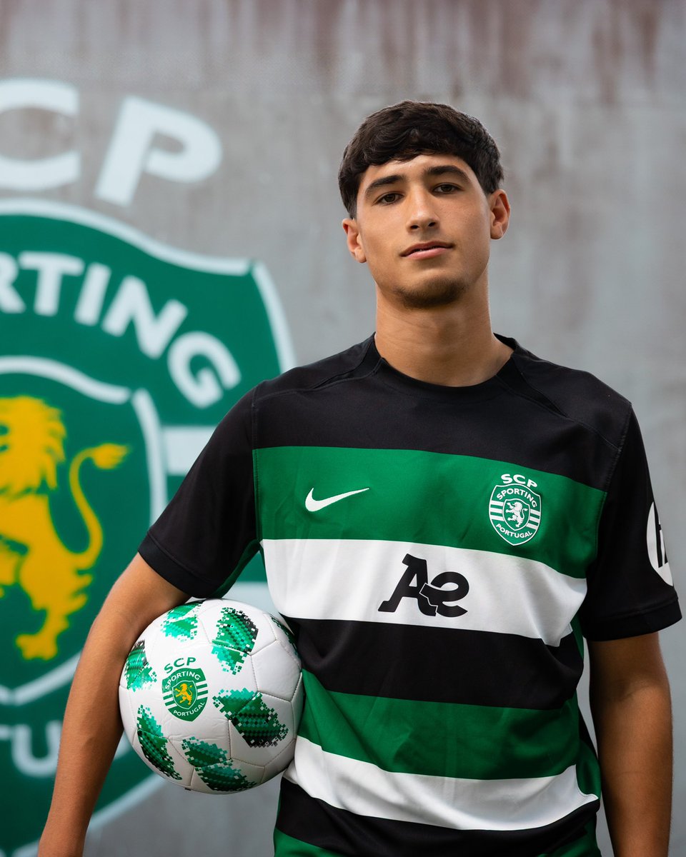 SportingCP's tweet photo. 🗣️ “Fico bastante agradecido ao Clube, mostra a confiança que têm em mim e é também uma grande oportunidade para mostrar o meu potencial e valor ao Clube”.
José Mendes assina contrato profissional ✍️ #ADNSporting
👉 https://t.co/nE0f0vORho https://t.co/2NodXLIToP