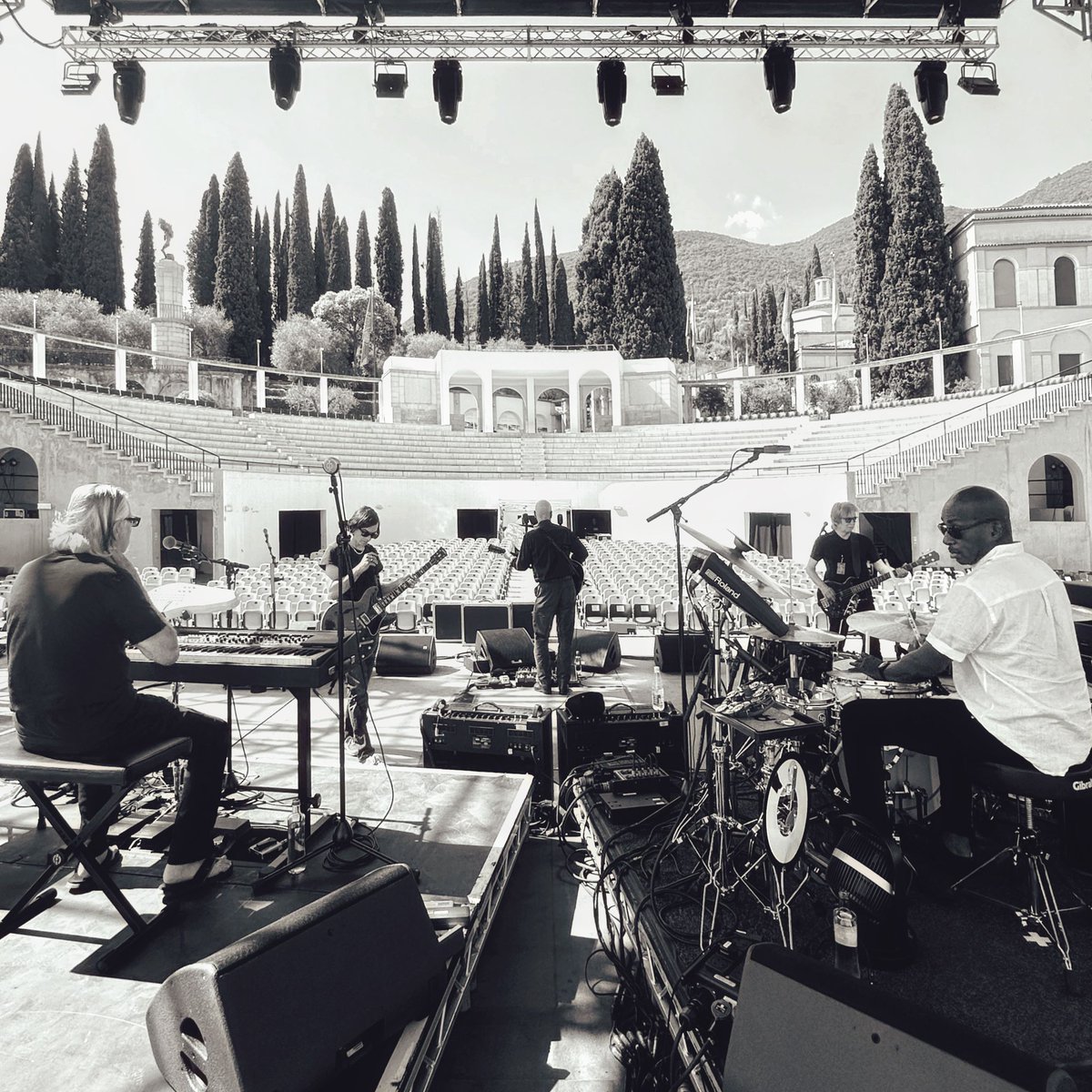 thethe's tweet image. After an unforgettable night in Italy — an absolutely beautiful setting by the lake — the Ensouled Tour has arrived in Switzerland.

Zurich, we’re at X-TRA this evening.

📸 - Julian Hayr (taken from the stage during soundcheck last night)

#thethe #mattjohnson #ensouledtour…