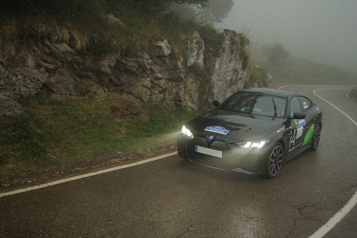 ccrcantabria's tweet image. Os dejamos algunas imágenes de nuestra participación el pasado fin de semana con el BMW i4 de Grünblau Motor en el Eco Rallye Cantabria ♻️🇵🇱

#BMW #CEEA #Cantabria #EcoRallye #Rally #Regularidad ⏱️