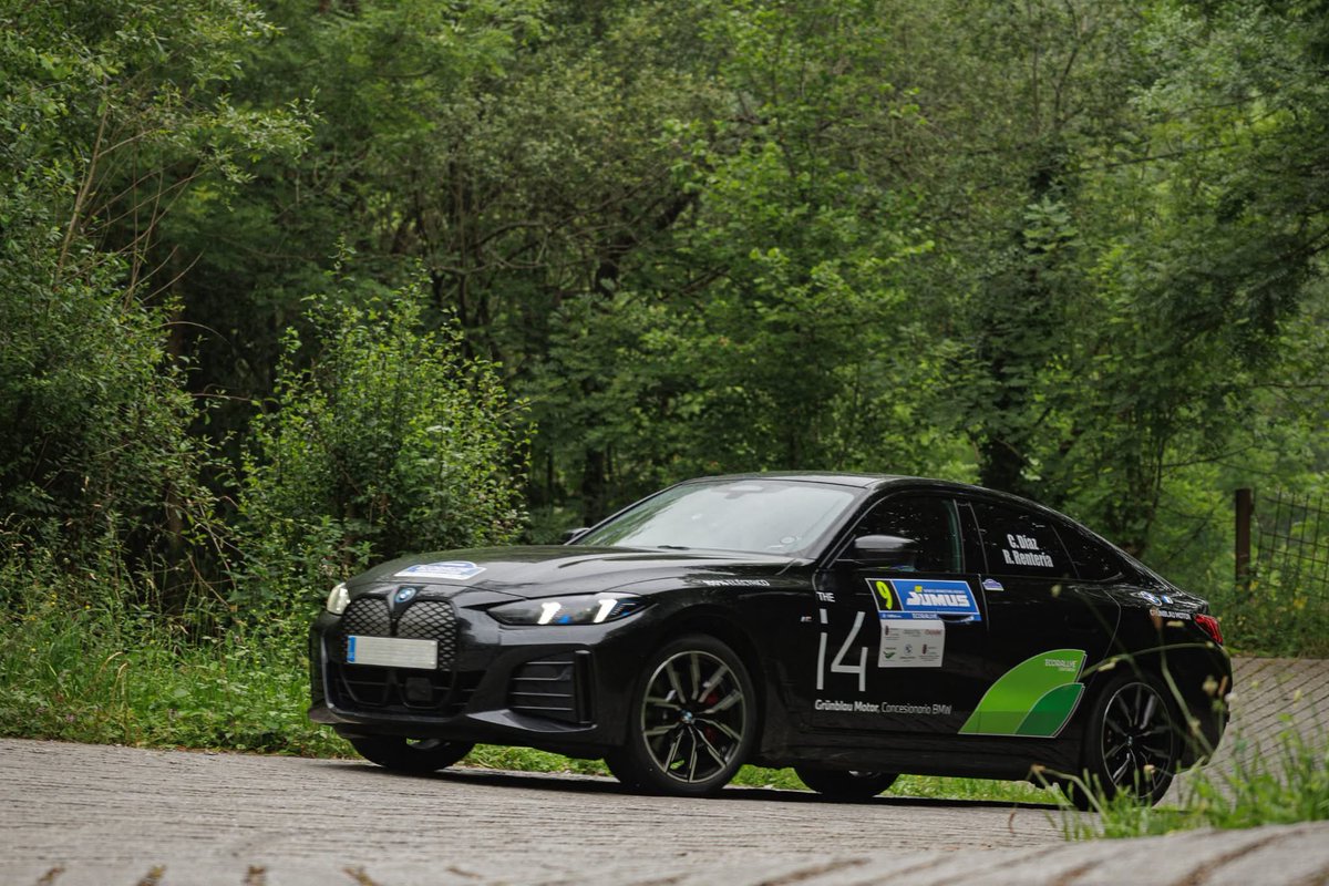 ccrcantabria's tweet image. Os dejamos algunas imágenes de nuestra participación el pasado fin de semana con el BMW i4 de Grünblau Motor en el Eco Rallye Cantabria ♻️🇵🇱

#BMW #CEEA #Cantabria #EcoRallye #Rally #Regularidad ⏱️