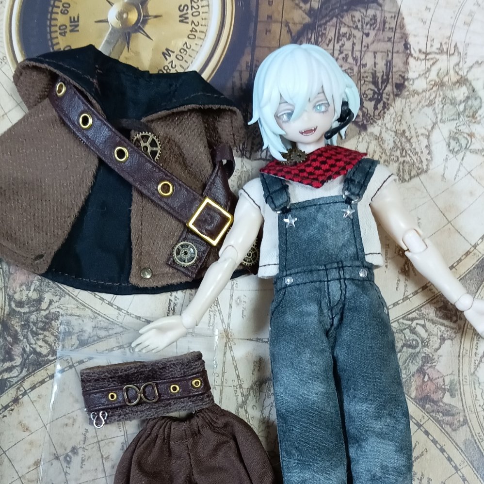 kojikatei_bambi's tweet photo. #DollyLab 様委託中のオビツ11服でシチリアに着せられそうなのを試してみました。🤣
『歯車研究者』は上衣のみ、『歯車探索者』はトップスはギリ💧マントとかベルト、小物はイケます。
服をお探しのシチリアオーナー様、もしこれでもいいよって方は購入ご検討ください。🙏🙇♀️
#シチリアの追憶 https://t.co/0gFkwi2Icc