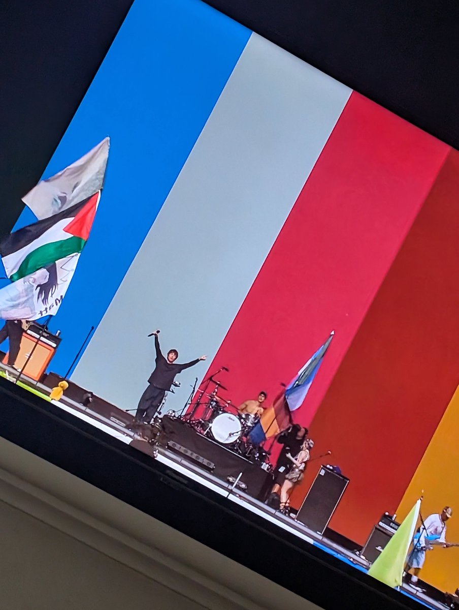 BrianJustBrian's tweet image. What a set by @TURNSTILEHC, definitely my favourite of the weekend so far #Glastonbury #turnstile