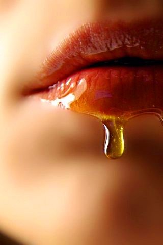 AcyRunway13's tweet image. The delicacy of words
  drip off her poetry like honey...

@10wordspoet #10wordspoet 
#delicacy #poetry 
📷 Pinterest Image