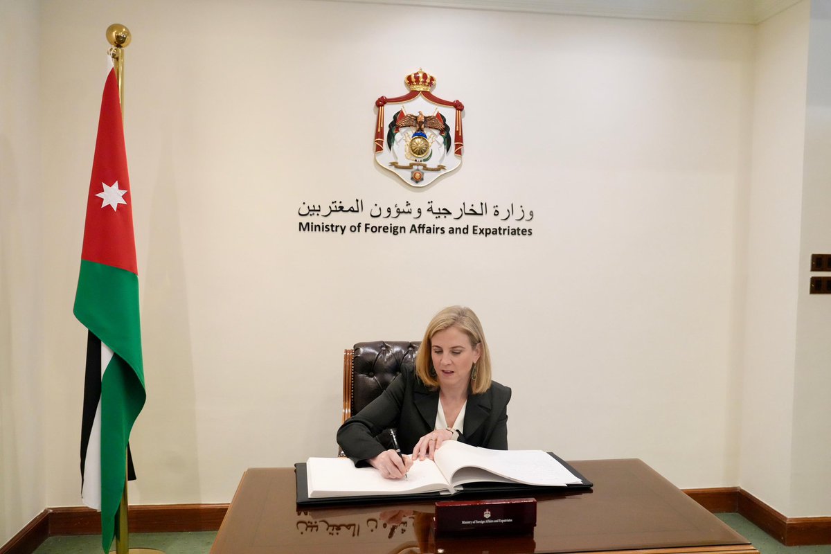 يجري الآن نائب رئيس الوزراء ووزير الخارجية وشؤون المغتربين أيمن الصفدي <a href="/AymanHsafadi/">Ayman Safadi</a>، مباحثات موسّعة مع وزيرة الخارجية الاتحادية للشؤون الأوروبية والدولية في جمهورية النمسا بياته ماينل - رايسينغر <a href="/BMeinl/">Beate Meinl-Reisinger</a>، في مقر الوزارة.

#الأردن 
#النمسا 

🇦🇹🇯🇴